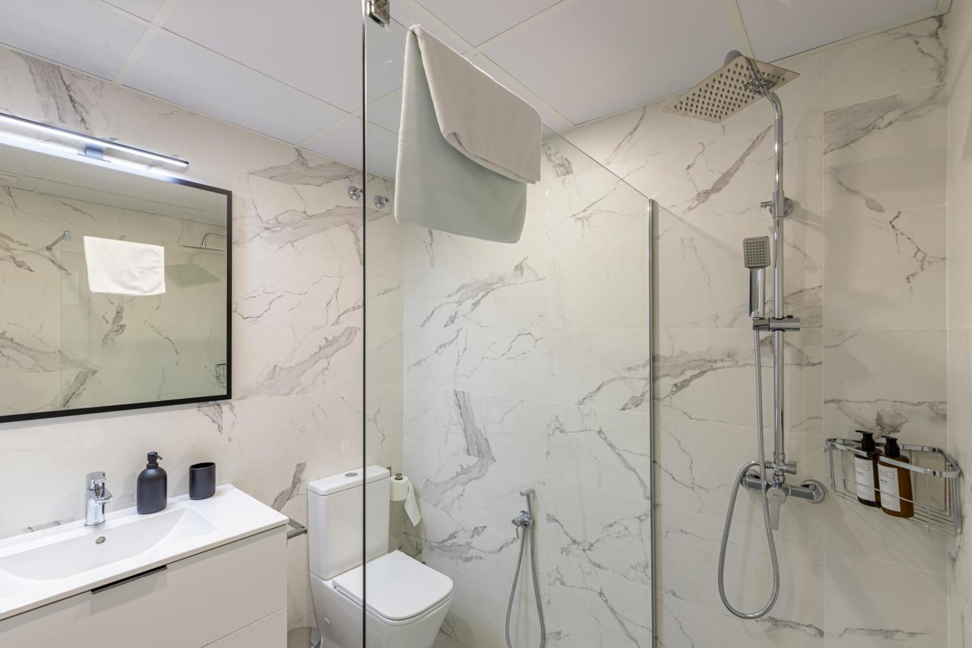 Alameda Xi Boutique By Caleta Homes * Malaga
